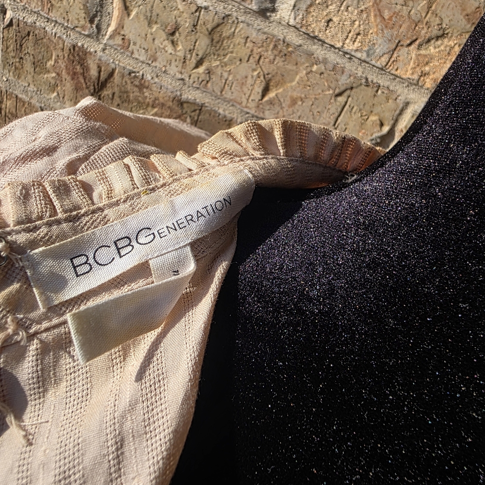 BCBGeneration Ruffled Keyhole Blouse - Cream - Picture 4 of 4